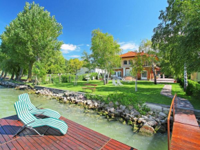 Apartment Lakefront 1